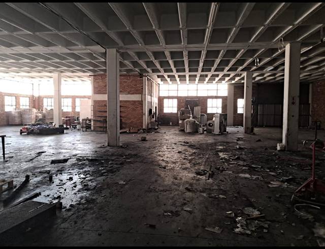 2,300M² WAREHOUSE FOR SALE IN OPHIRTON
